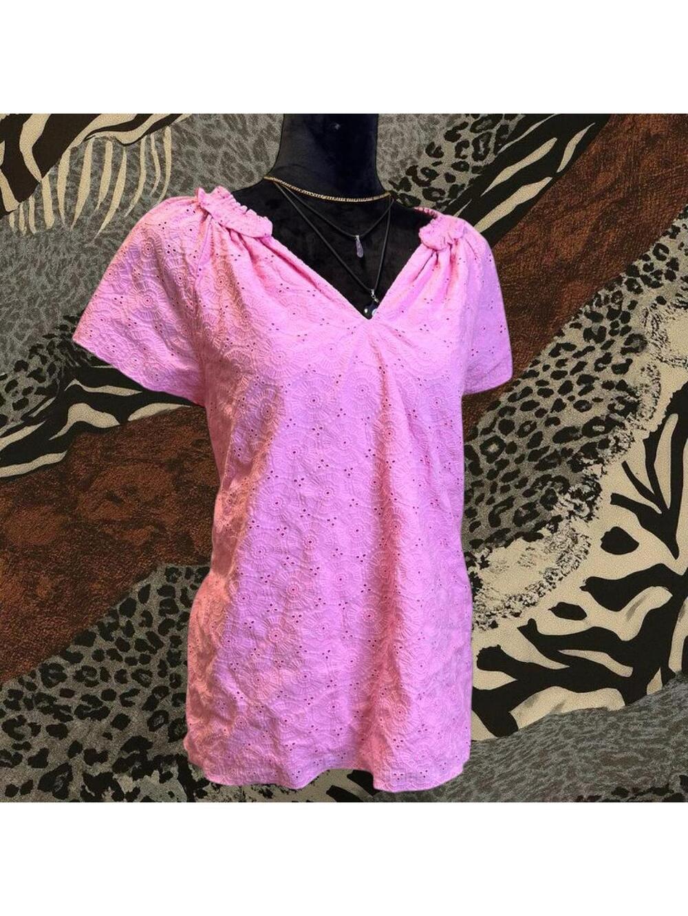 Pink eyelet blouse with ruffle collar and short sleeves. Size: XL